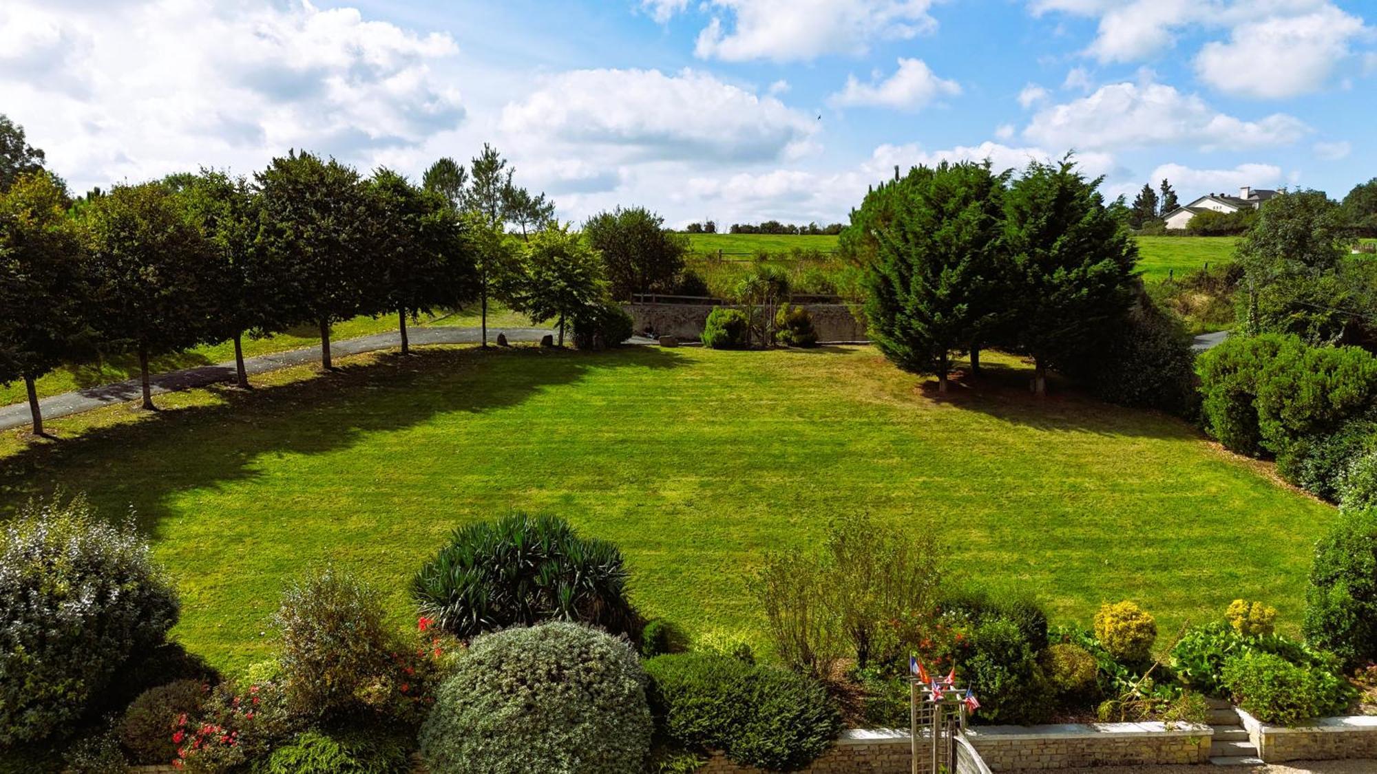 Le domaine des Roseraies Monfréville Extérieur photo